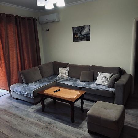 Family Apartments Sarandë Eksteriør billede